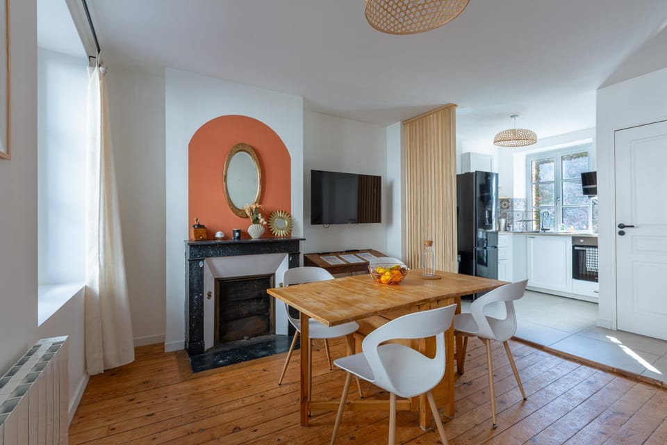 TV and multimedia, Living room, Dining area, oven, stove