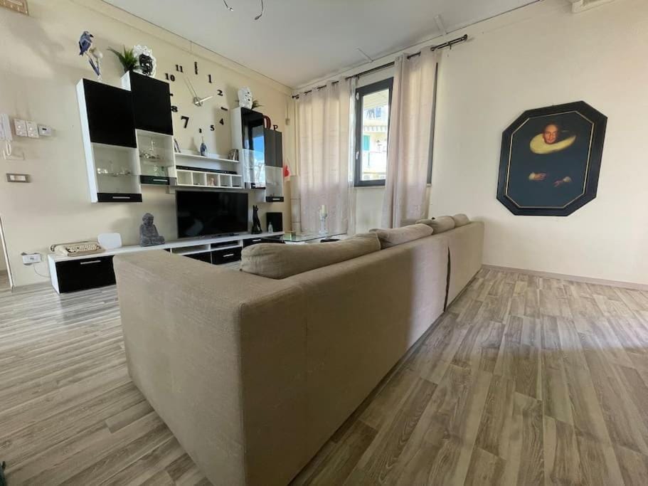 Communal lounge/ TV room, TV and multimedia, Living room, Seating area