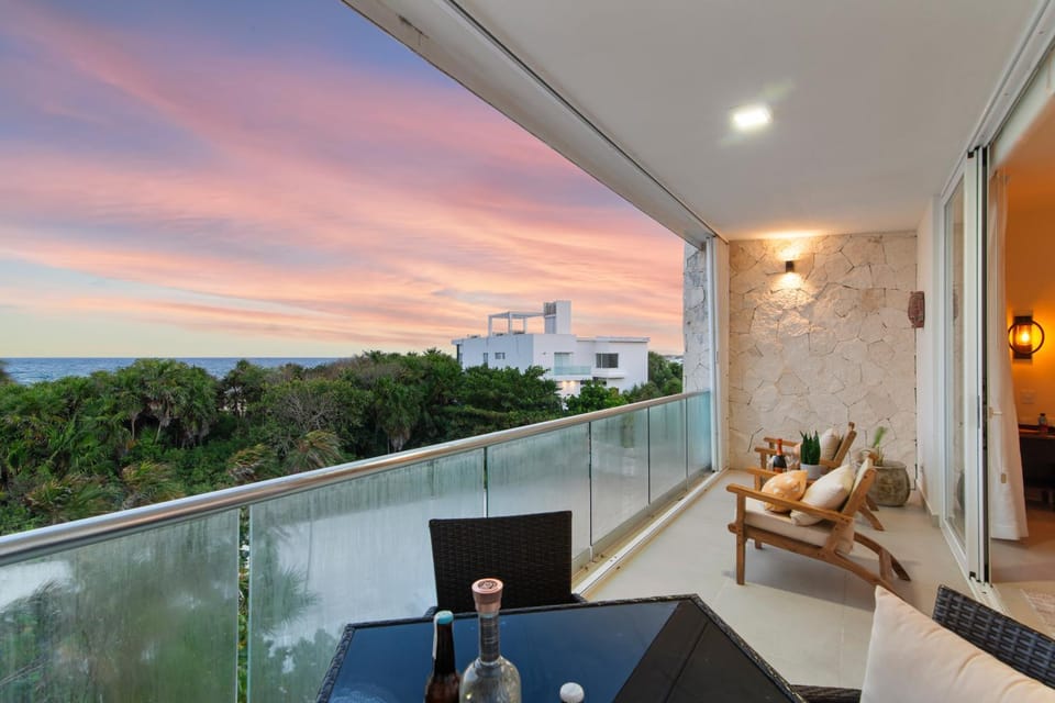 Day, View (from property/room), Balcony/Terrace, Seating area, Sea view