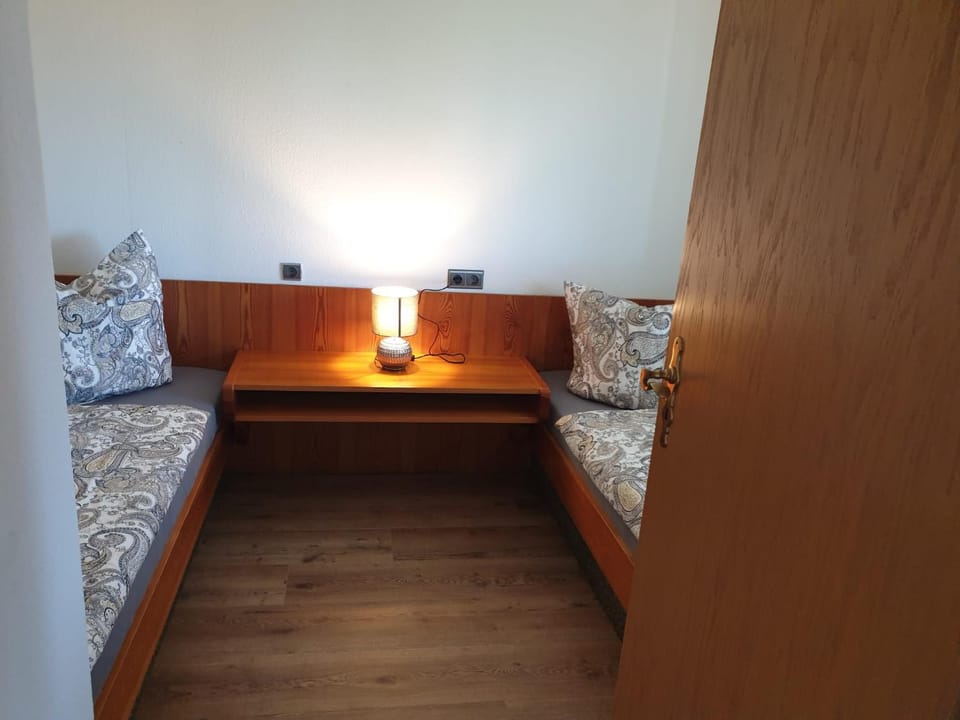 Voll möbilierte Fehrienwohnung neben schönklinik in Bad aibling Apartment in Bavaria