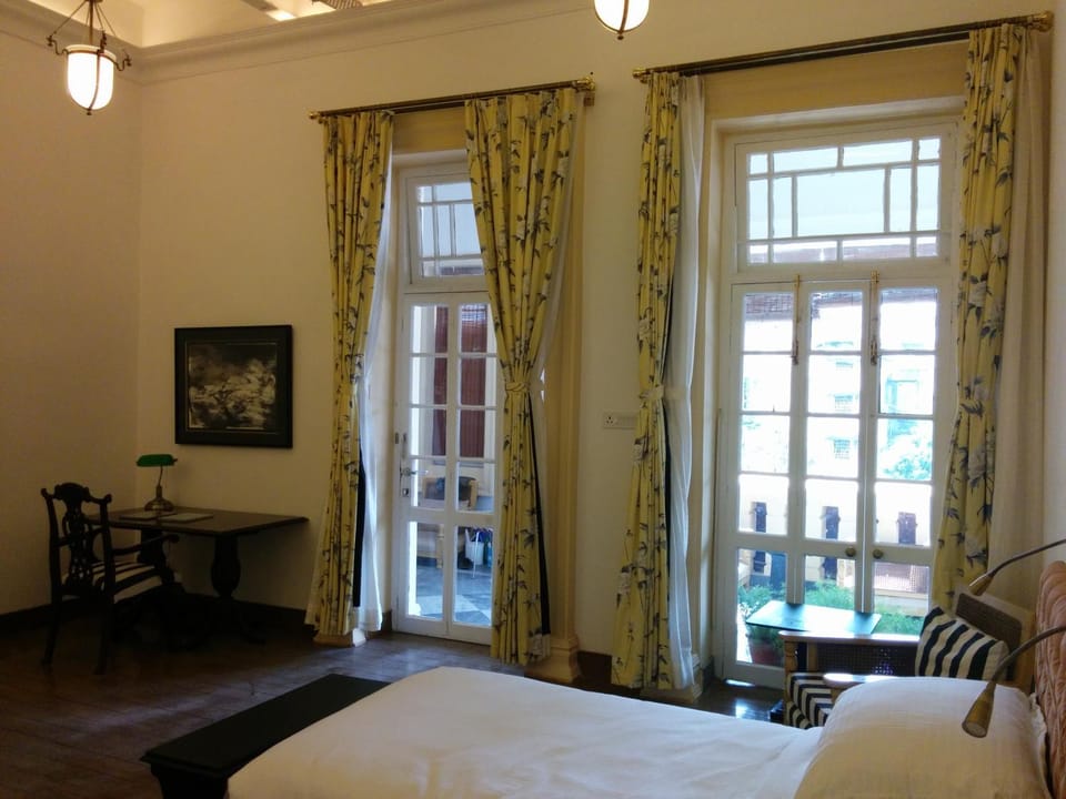 Day, Photo of the whole room