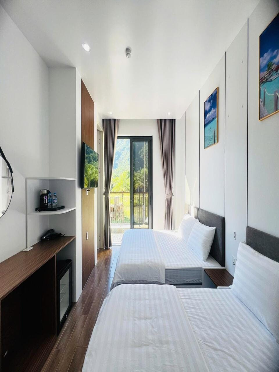 Bed, TV and multimedia, Kitchen or kitchenette, Photo of the whole room, Bedroom, hair dresser