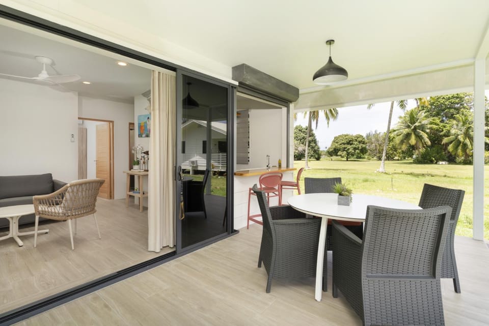 Patio, Dining area