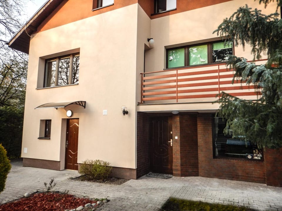Property building, Facade/entrance