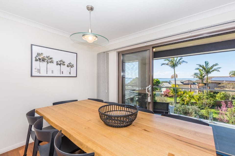 Vacanza Vincentia Views by Experience Jervis Bay House in Vincentia
