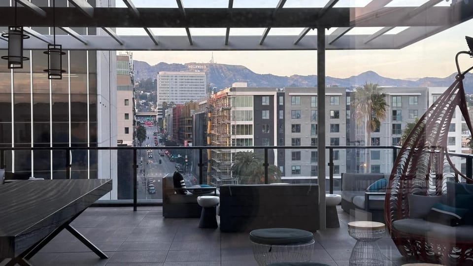 Patio, View (from property/room), Balcony/Terrace, Seating area, City view
