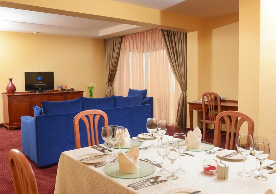 Living room, Dining area