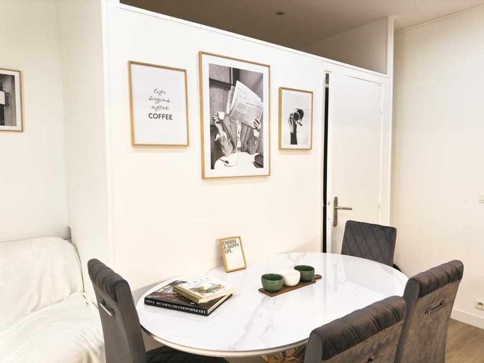Living room, Dining area