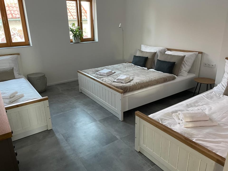 Toilet, Bed, Bathroom, Photo of the whole room, Bedroom, Garden view, Street view, heating, internet, internet, towels, air conditioner