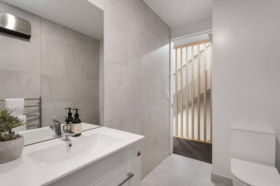 Great Deals at New Upmarket Appt Apartment in Christchurch