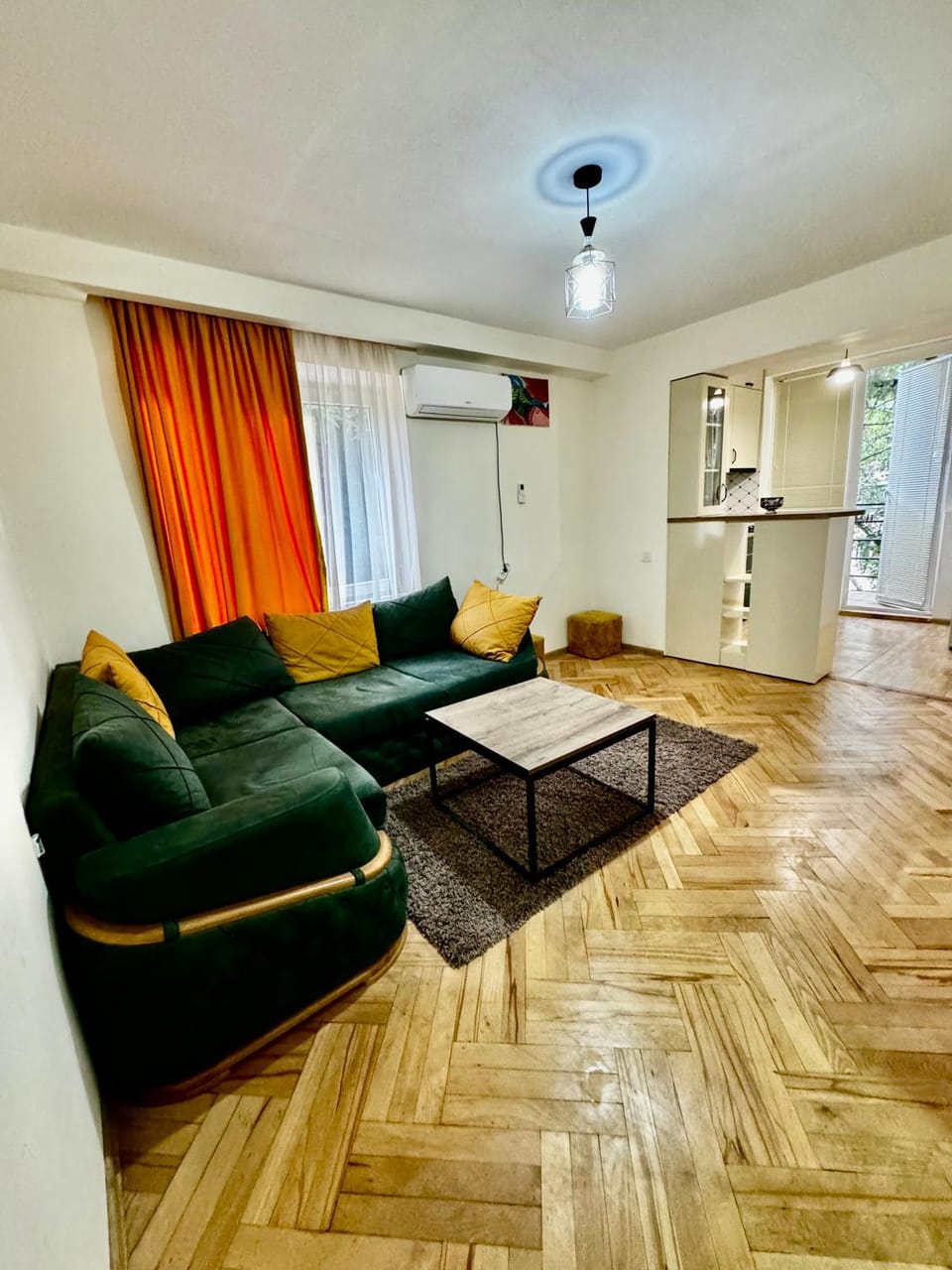 Kitchen or kitchenette, Living room, Seating area, Dining area, pet friendly