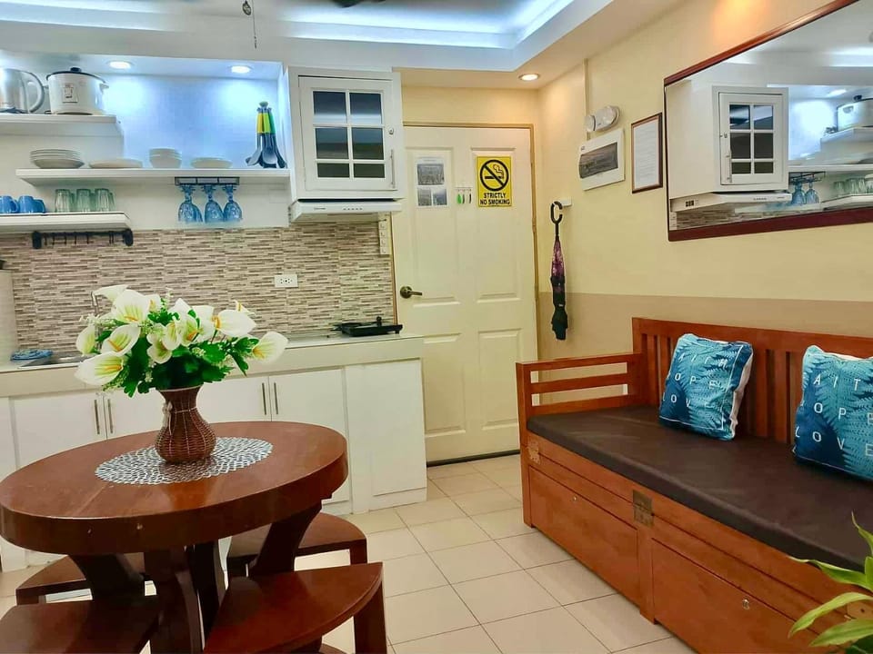 DaLei 1-319 Sleeps 8pax at Marina Spatial Condominium in Dumaguete City Apartment in Dumaguete