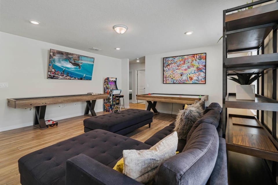 TV and multimedia, Seating area