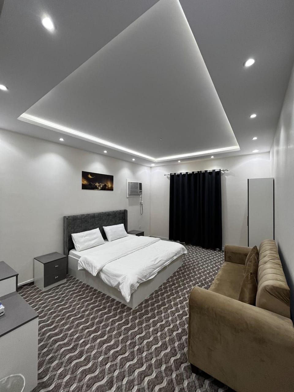 Bed, Photo of the whole room, Bedroom