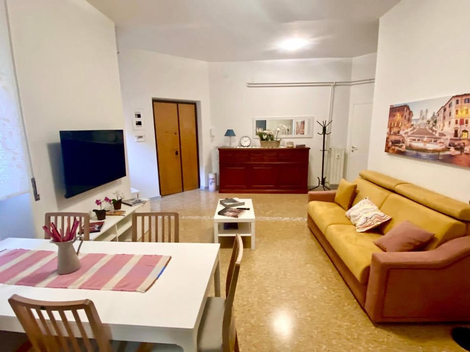 Day, Living room, Seating area, Time of day