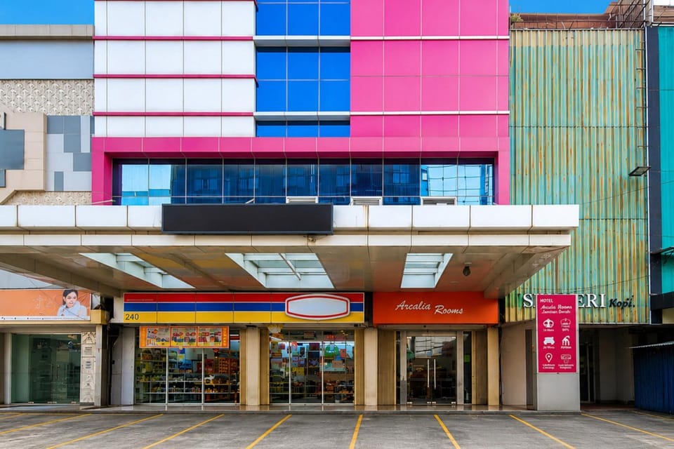 Facade/entrance