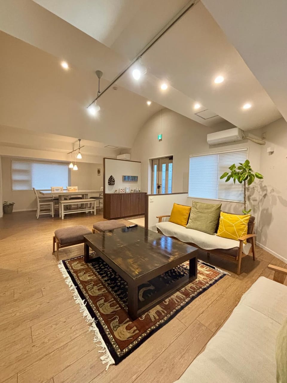 Kitchen or kitchenette, Living room, Photo of the whole room, Seating area, Dining area