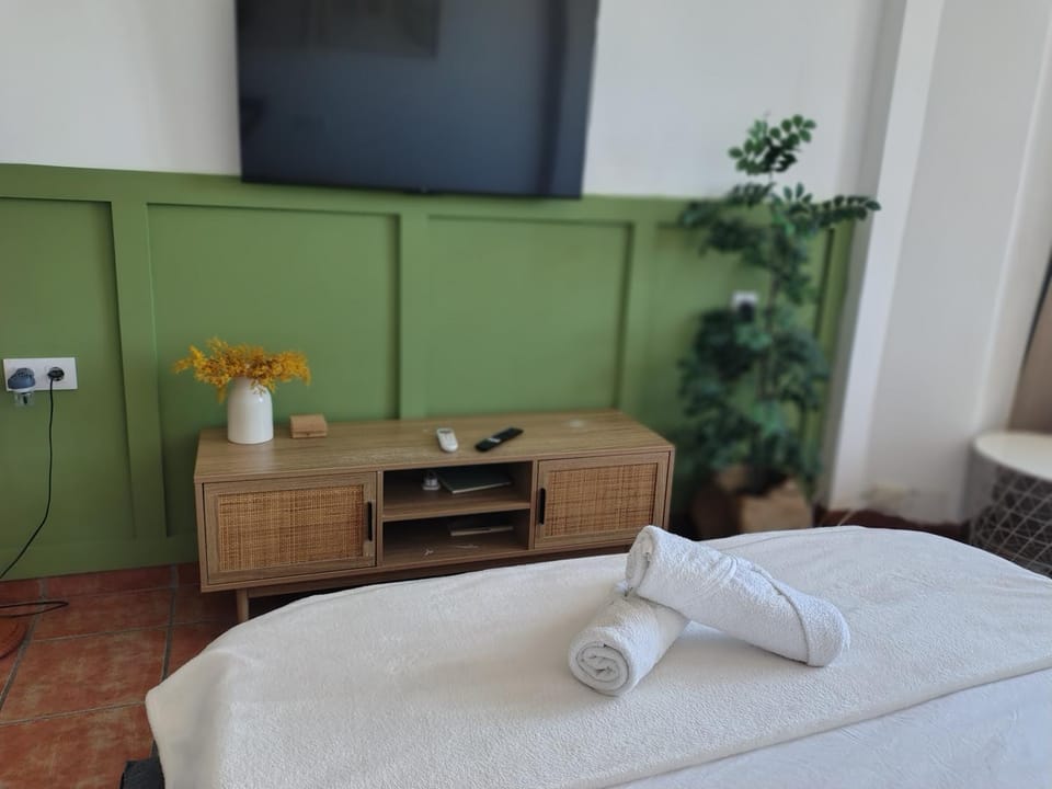 TV and multimedia, towels