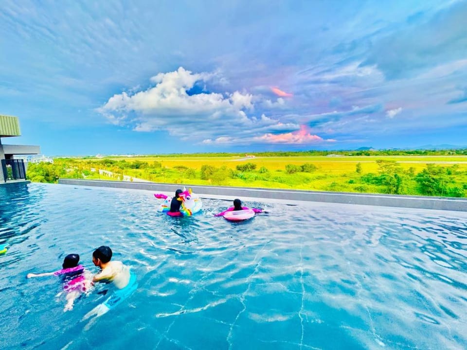 Day, People, Swimming pool, children