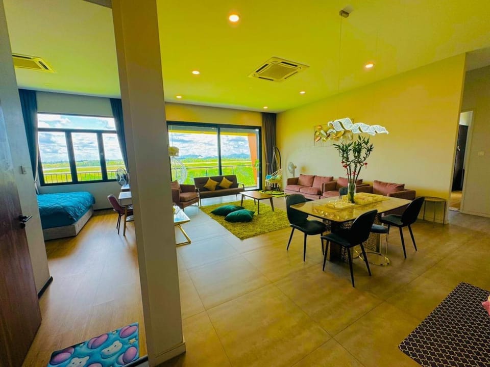 Living room, Photo of the whole room, Seating area