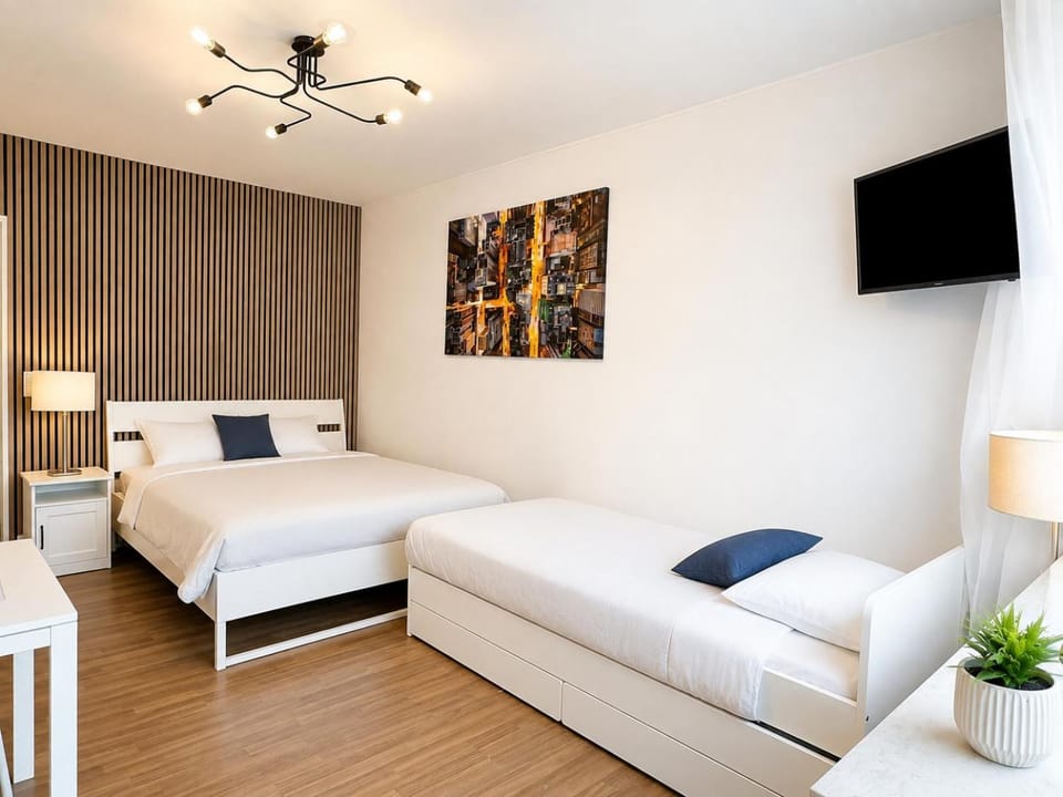 Bed, towels