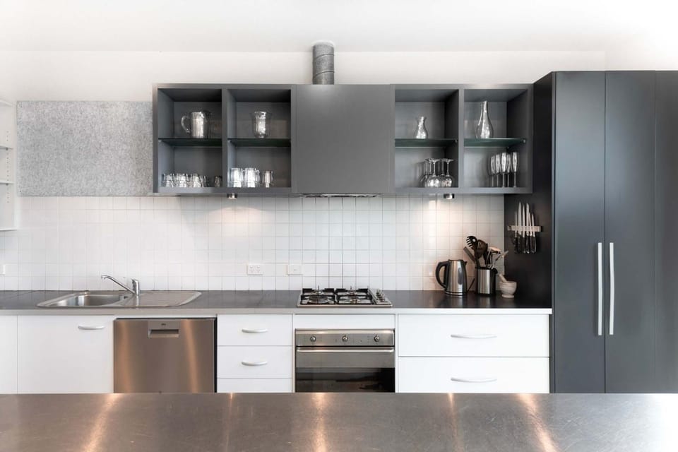 Sweet Escape - Chocolate Factory Apartment in Melbourne