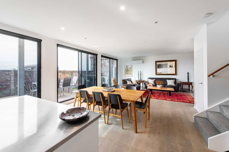 Sweet Escape - Chocolate Factory Apartment in Melbourne