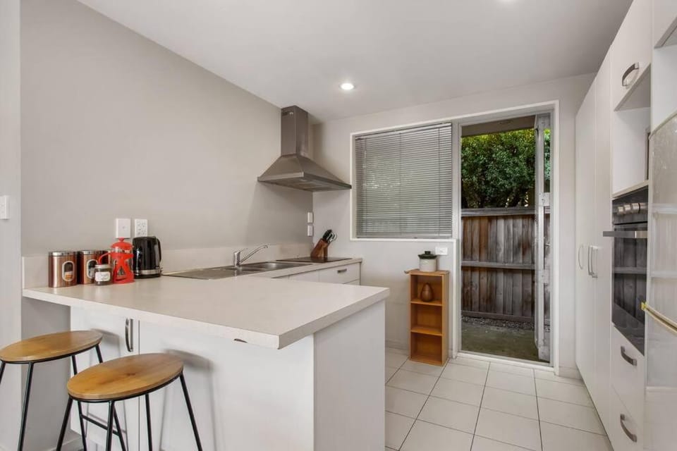 Handy Riccarton Hagley Park CBD 10 Mins House in Christchurch