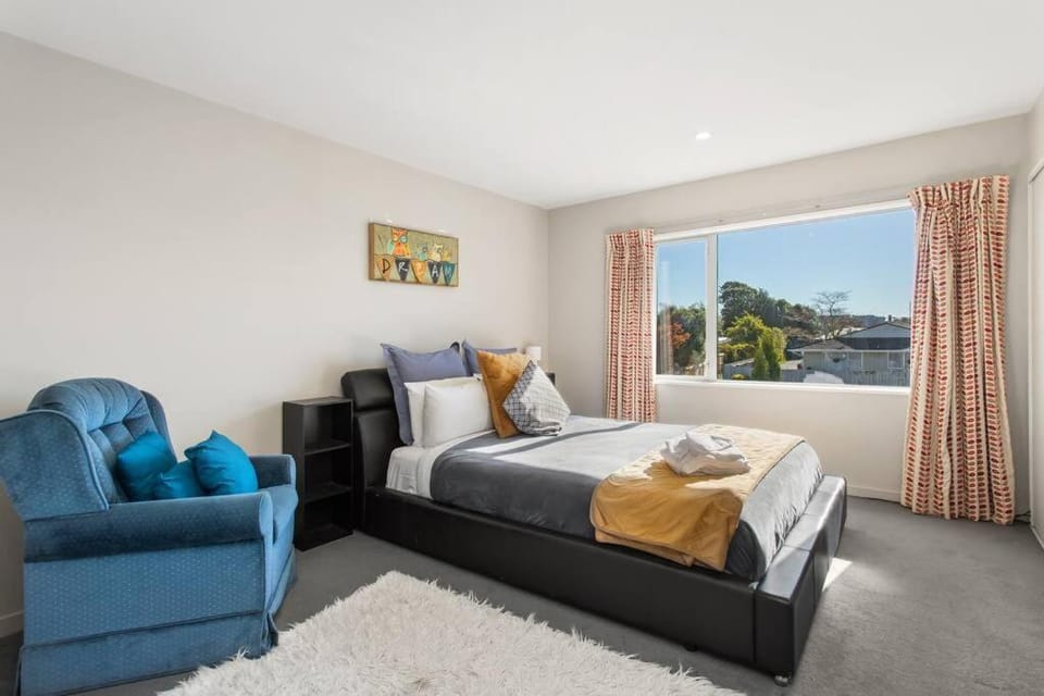 Handy Riccarton Hagley Park CBD 10 Mins House in Christchurch