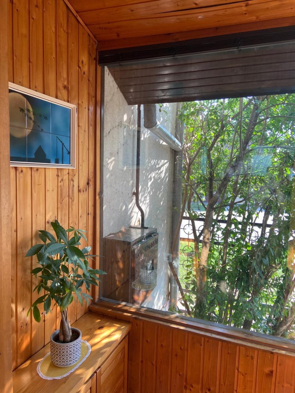 Day, Quiet street view