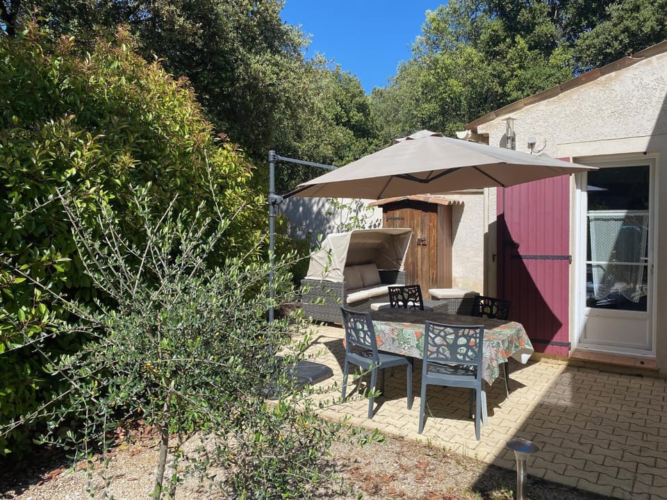 Le Petit Paradis Provençal Apartment in French Riviera
