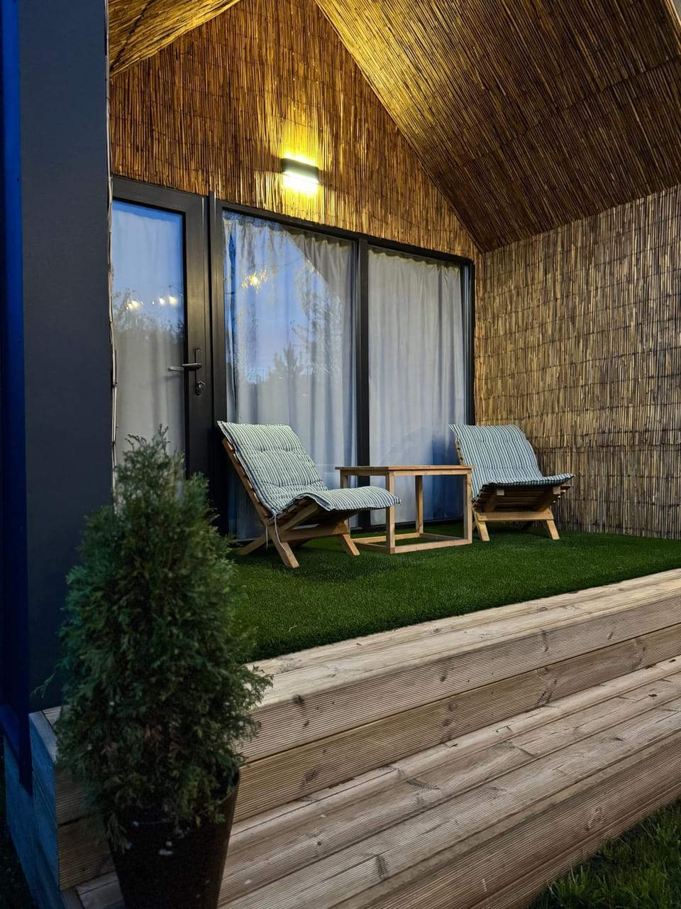 Patio, Seating area