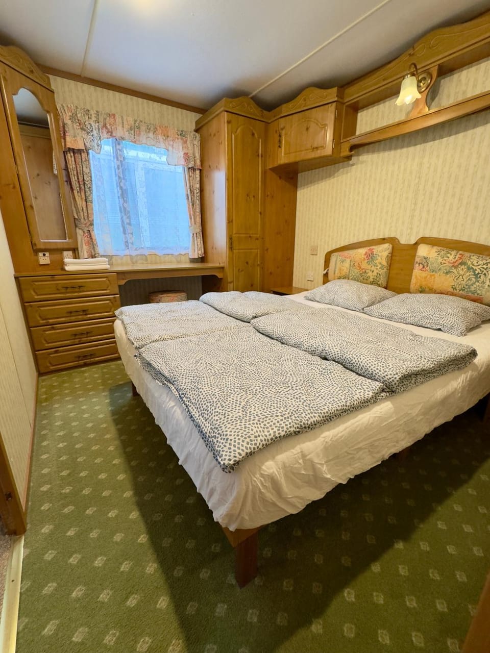 Bed, Photo of the whole room, Bedroom, wardrobe