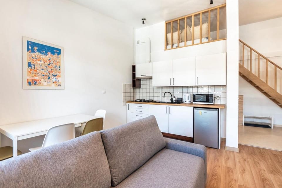 Kitchen or kitchenette, Living room, Dining area, stove