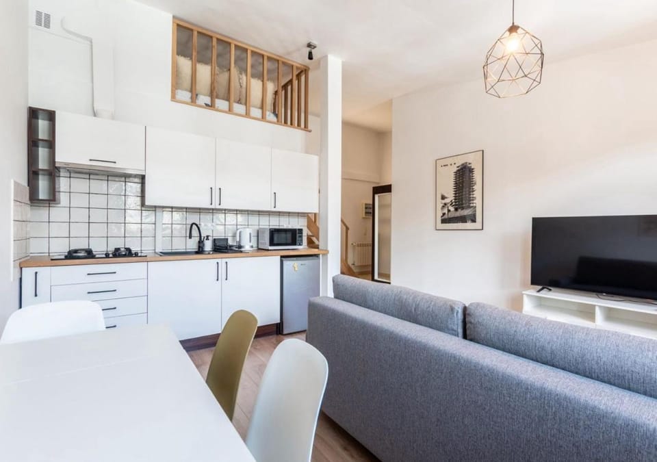 Communal lounge/ TV room, TV and multimedia, Kitchen or kitchenette, Living room, Dining area, Evening entertainment, oven