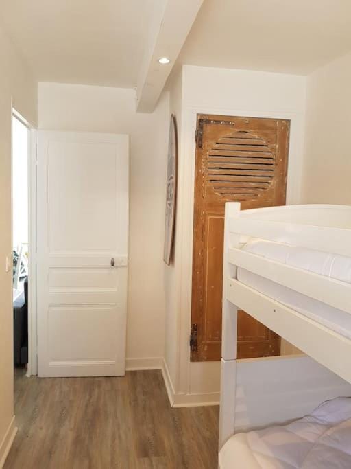 Loue appartement 50m de la plage 2 ch 4 ou 5 pers Apartment in Brittany