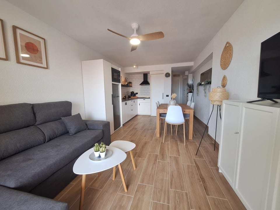 Kitchen or kitchenette, Living room, Dining area