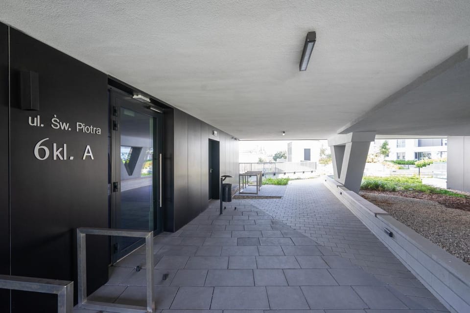 Facade/entrance, Day