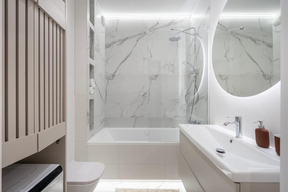 Bathroom, Bath, towels