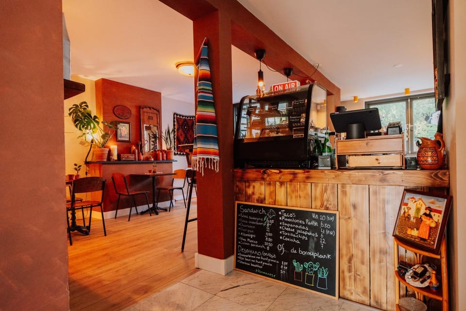 Restaurant/places to eat, Restaurant/places to eat