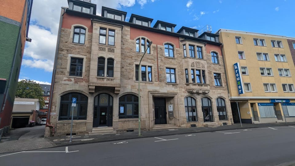 Property building, Location