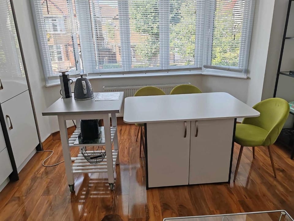 Two bedroom apartment in Dollis Hill Apartment in London
