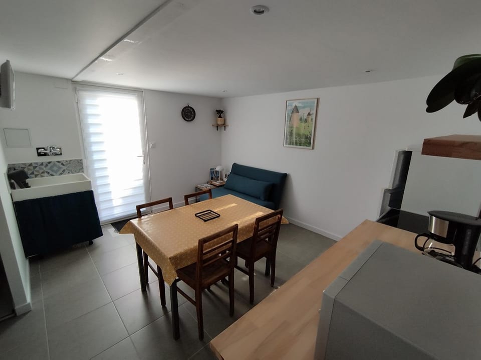 Kitchen or kitchenette, Living room, Dining area