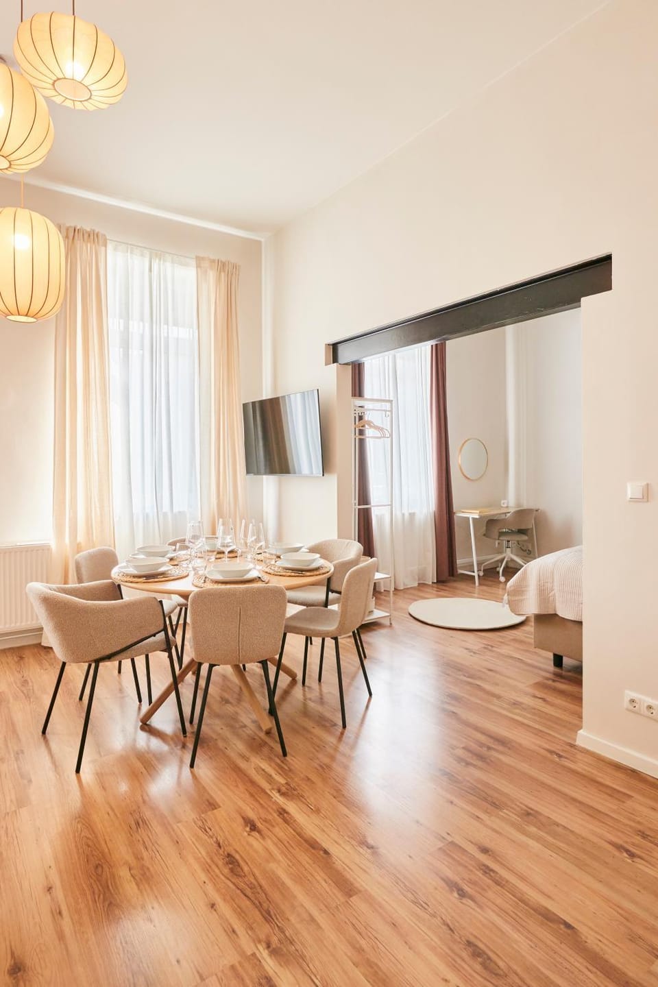 Living room, Dining area, Food