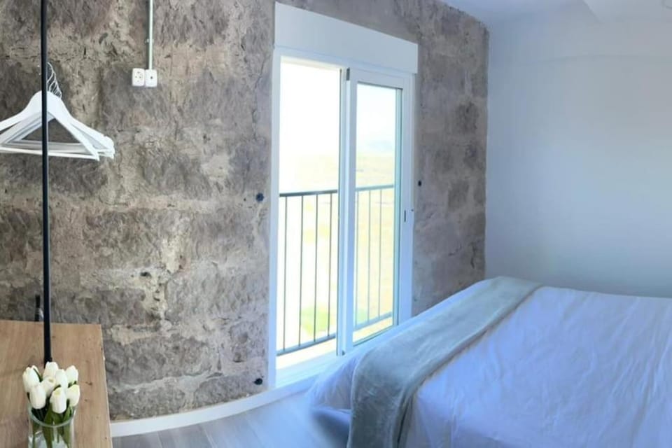 El Alpendre con piscina climatizada compartida House in Comarca Norte