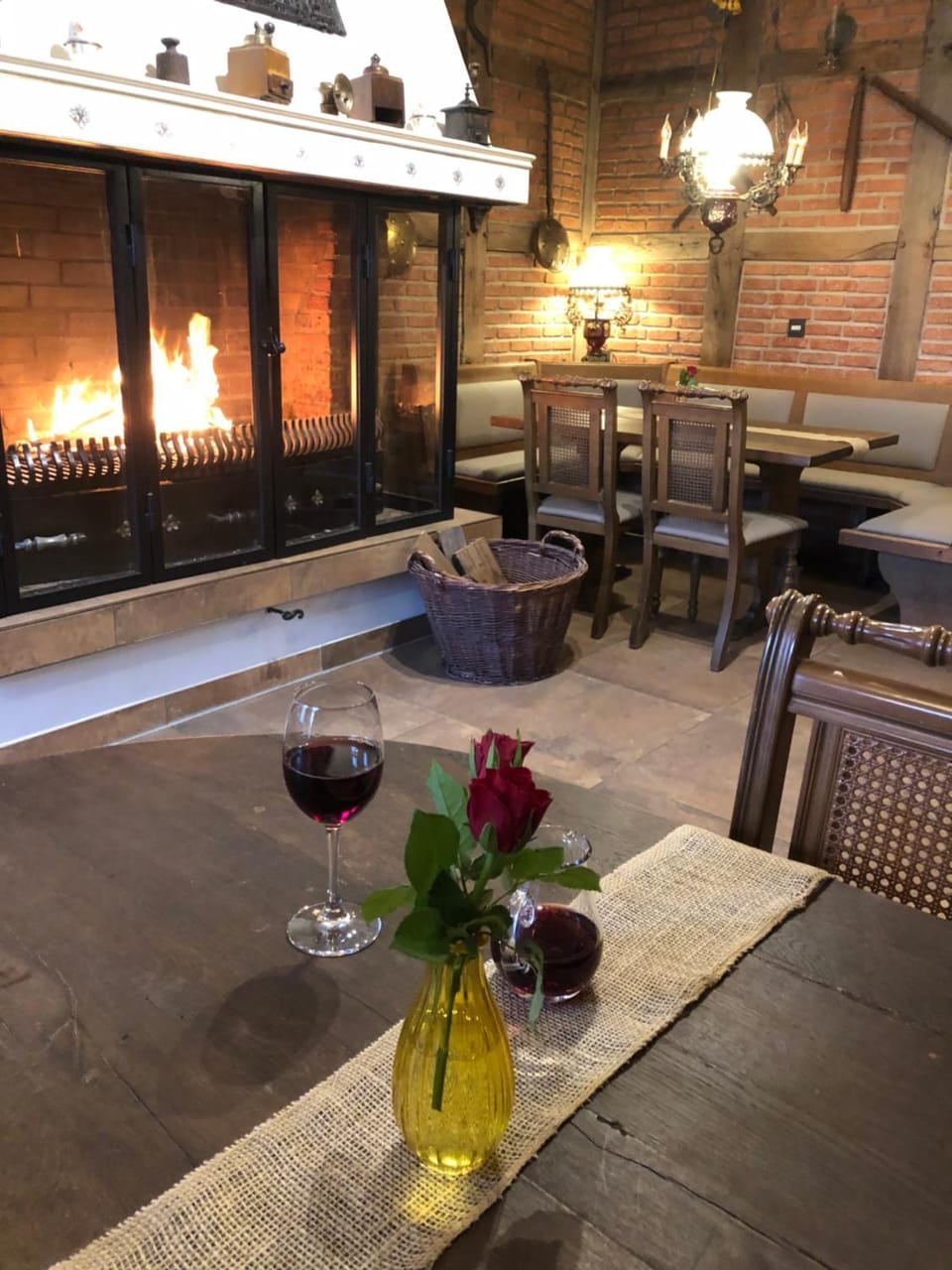 Restaurant/places to eat, fireplace