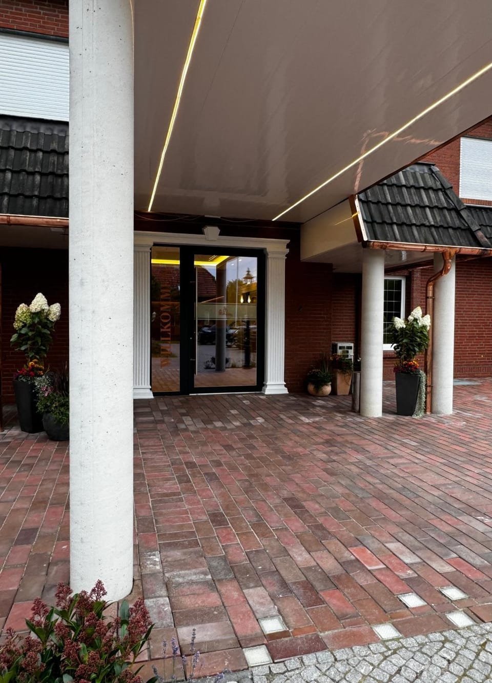 Property building, Facade/entrance