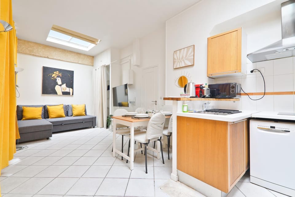 Kitchen or kitchenette