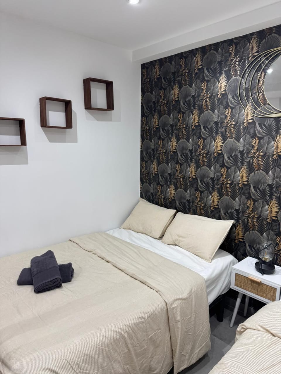 Bed, Photo of the whole room, Bedroom, towels