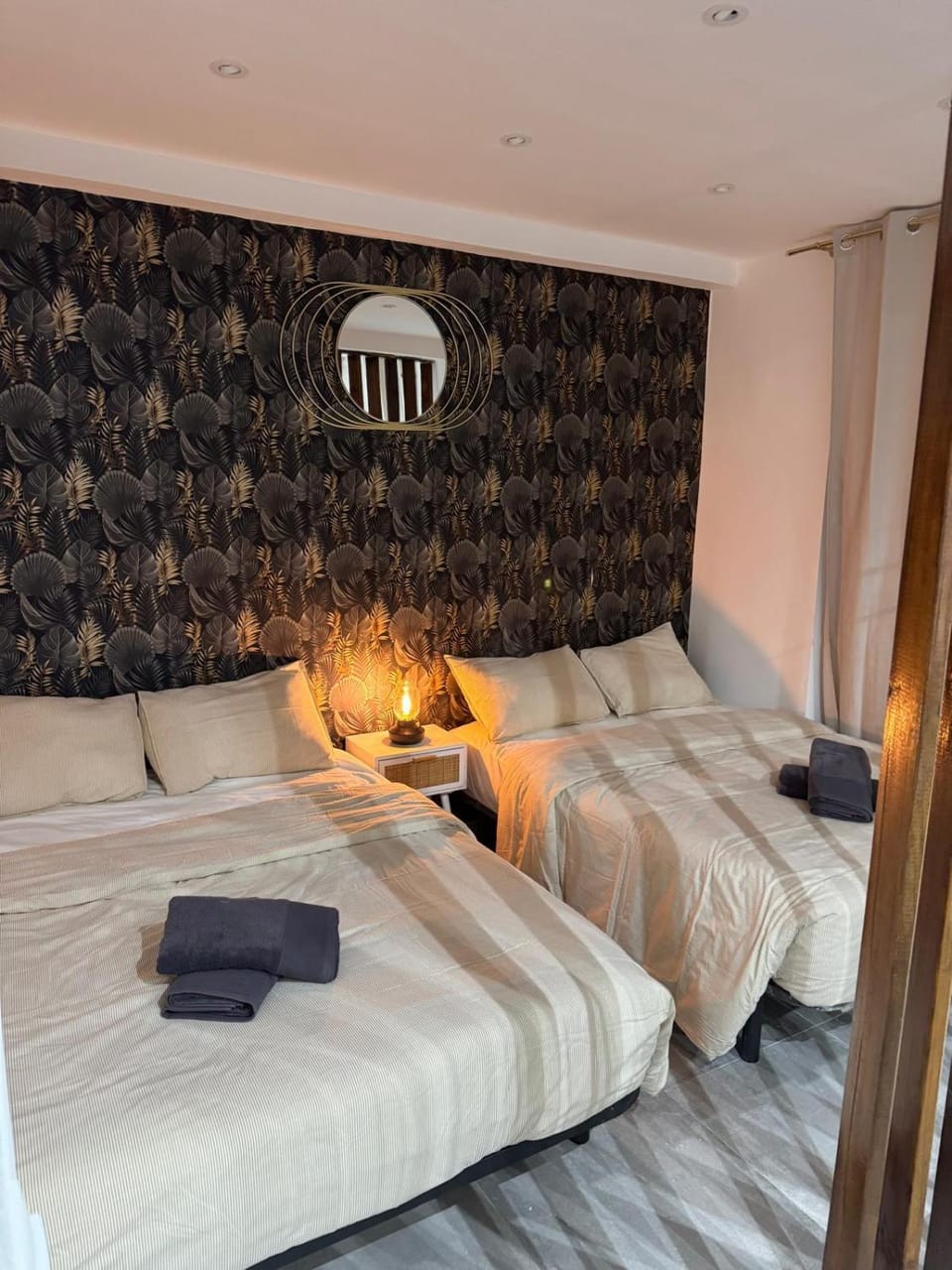 Bed, Photo of the whole room, Bedroom, towels